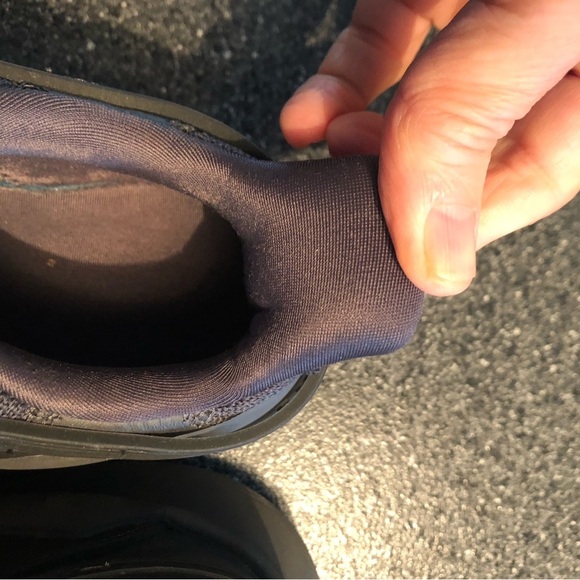 Men’s Adidas Equipment black with red stripes size 10 Running shoes - Picture 13 of 15